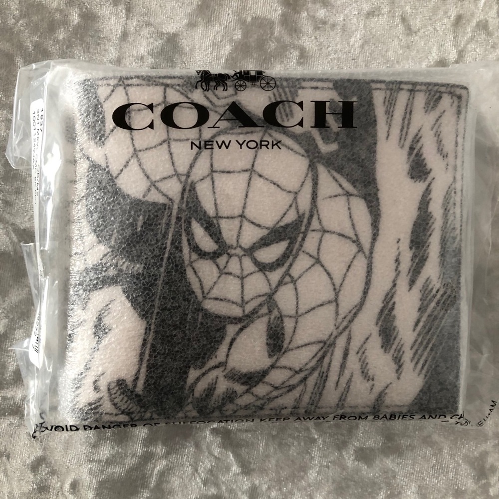 🔥Coach x Marvel│3-In-1 Wallet w/ Comic Print - Picture 2 of 9